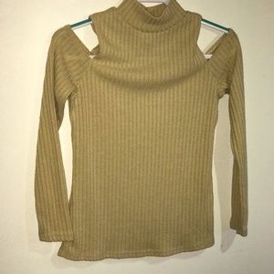 Cut-out Shoulder Sweater